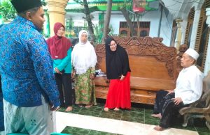 Hari Ini Gus Oby bersama Istri Berangkat Haji