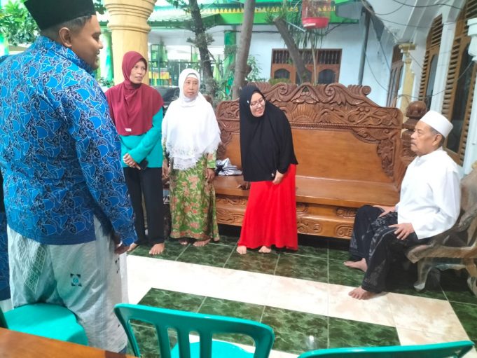 Hari Ini Gus Oby bersama Istri Berangkat Haji