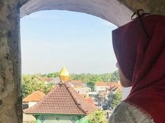 Melepas Cinta Sang Penyiar Tampan