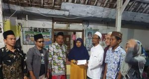 Penyerahan Donasi dari PESSANDRA Peduli Kepada Wali Santri PPSD