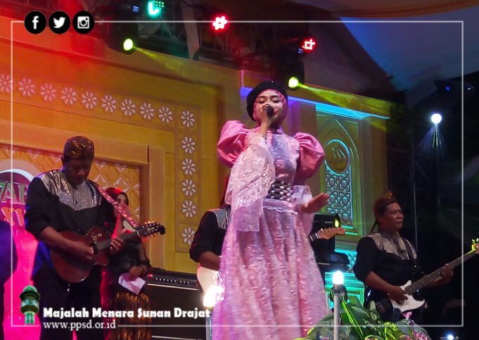 Jihan Audy dan Mahfud MD Hadiri Nada & Dakwah Malam Penutupan Haul Akbar ke XXVII