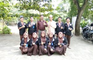 Seniman Origami dari India di Ponpes Sunan Drajat