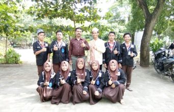 Seniman Origami dari India di Ponpes Sunan Drajat