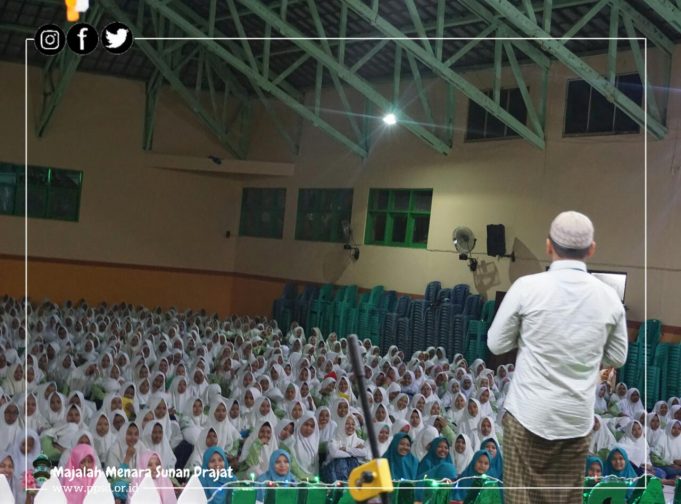 Ribuan Santriwati Peringati Hari Lahir Nahdlatul Ulama’