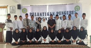 Ning Tina Lantik Pengurus Organisasi POSKESTREN PPSD